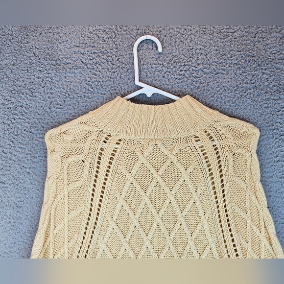 American Eagle Womens Yellow Knit Cropped Sweater Sz M Turtleneck Pullover - Picture 8 of 9